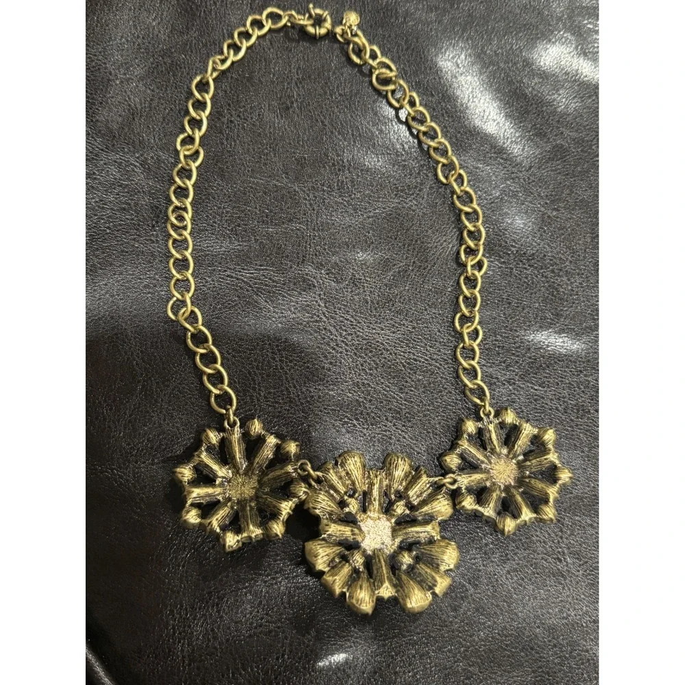 J‎ Crew Statement Necklace Gold Tone Turquoise Blue Flower Gemstone Pendant